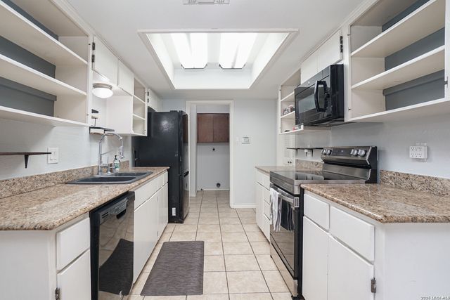 2822 BURNING TRAIL ST, San Antonio, TX 78247