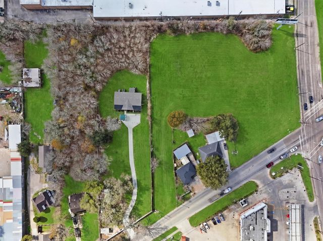 3932 Allen Genoa Road, Pasadena, TX 77504