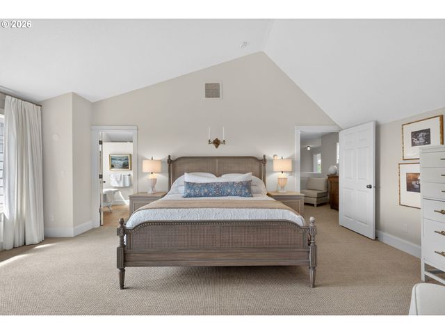 8435 Nw HAZELTINE St, Portland, OR 97229