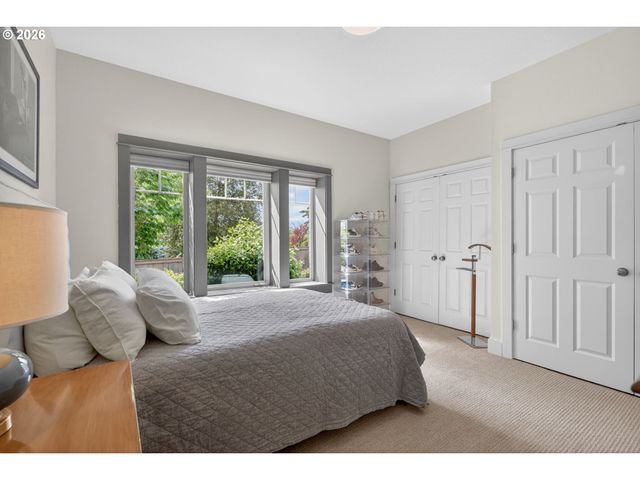 8435 Nw HAZELTINE St, Portland, OR 97229