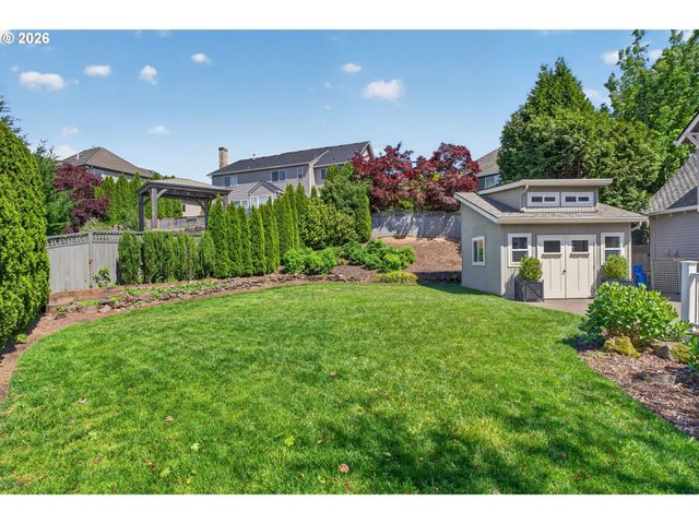 8435 Nw HAZELTINE St, Portland, OR 97229