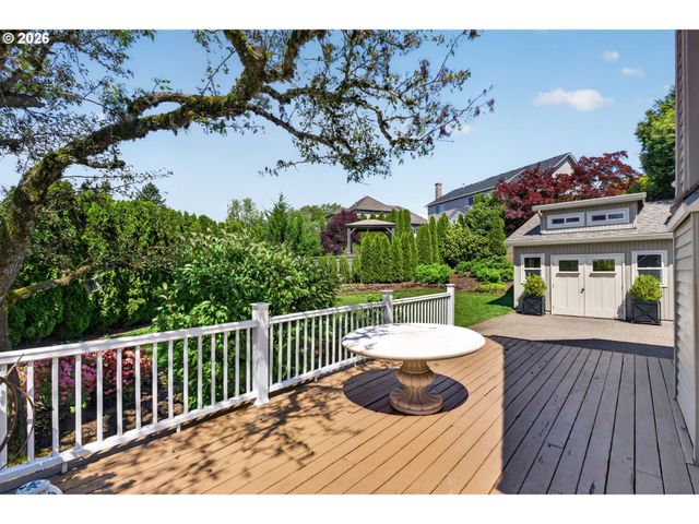 8435 Nw HAZELTINE St, Portland, OR 97229