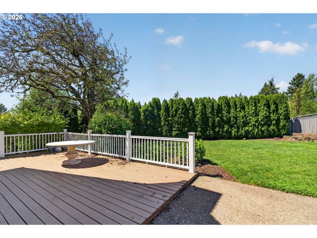 8435 Nw HAZELTINE St, Portland, OR 97229