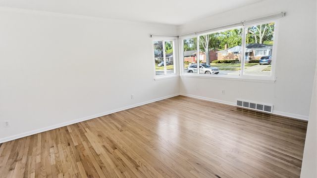 8982 Lucerne Avenue, Redford, MI 48239