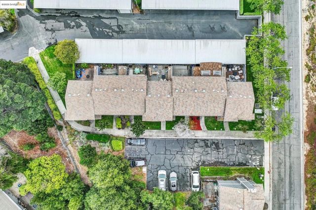 12 Park Ct, Richmond, CA 94803