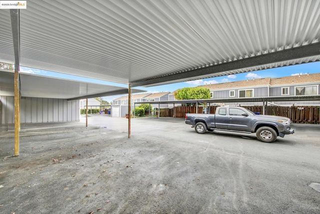 12 Park Ct, Richmond, CA 94803