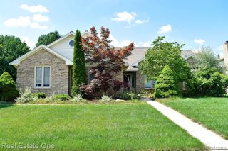 5841 Ruby Drive, Troy, MI 48085