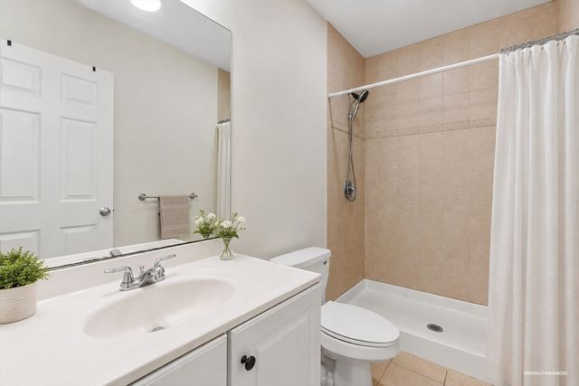 328 Copeland St 2D, Quincy, MA 02169