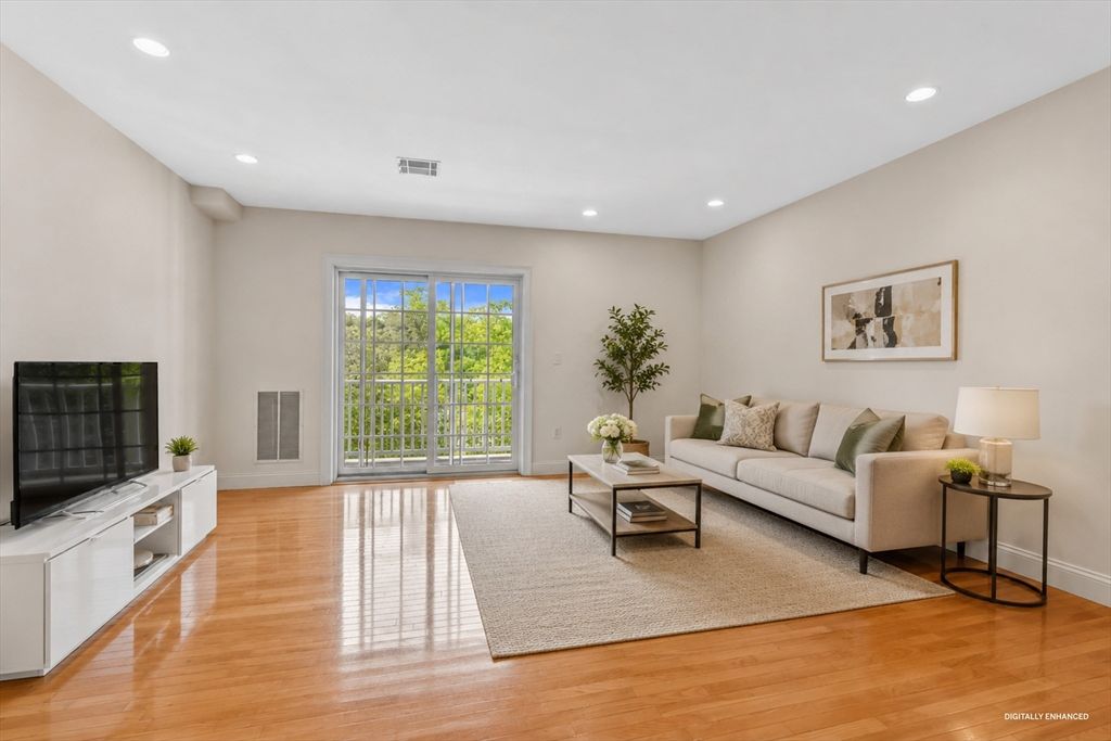 328 Copeland St 2D, Quincy, MA 02169