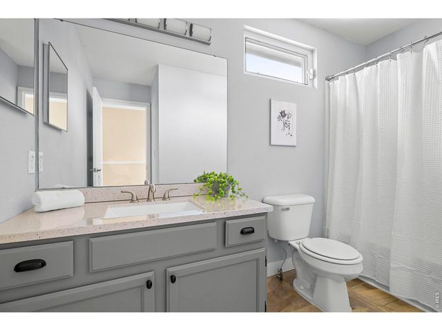 812 Aztec Dr, Fort Collins, CO 80521