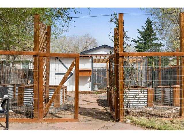 812 Aztec Dr, Fort Collins, CO 80521