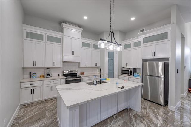 1412 S Waxahachie Street, Alton, TX 78572