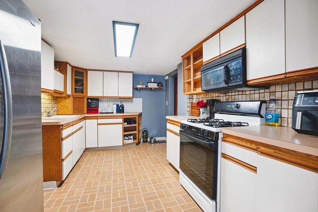 9114 29th AVENUE, Kenosha, WI 53143