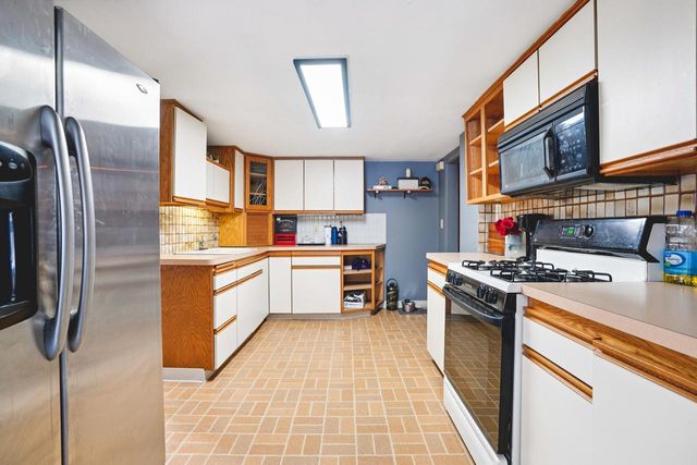 9114 29th AVENUE, Kenosha, WI 53143