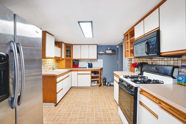 9114 29th AVENUE, Kenosha, WI 53143