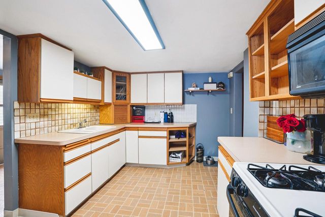 9114 29th AVENUE, Kenosha, WI 53143