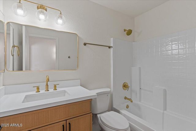 2289 W Hayden Peak Drive, San Tan Valley, AZ 85144