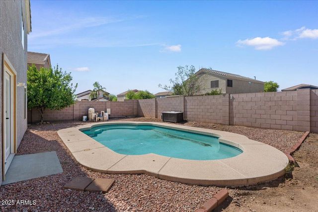 2289 W Hayden Peak Drive, San Tan Valley, AZ 85144