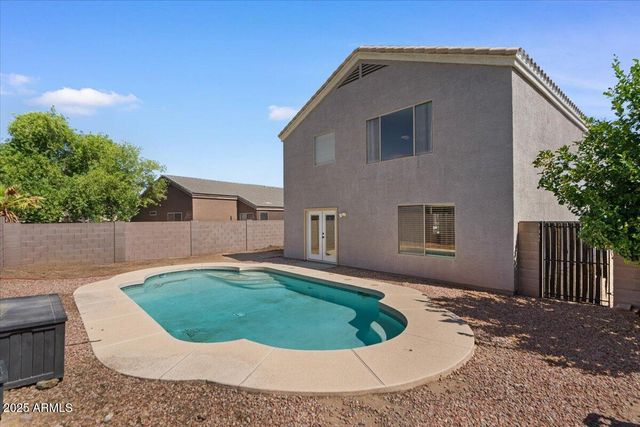 2289 W Hayden Peak Drive, San Tan Valley, AZ 85144