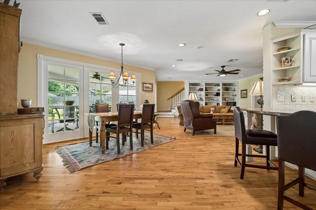 12122 Kimberley Lane, Houston, TX 77024