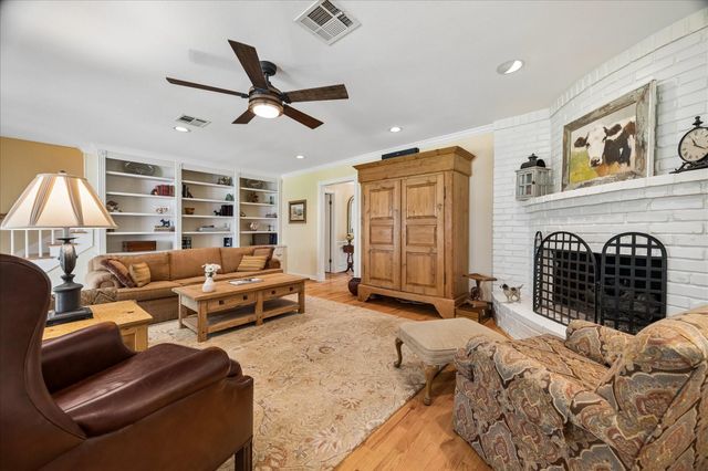 12122 Kimberley Lane, Houston, TX 77024