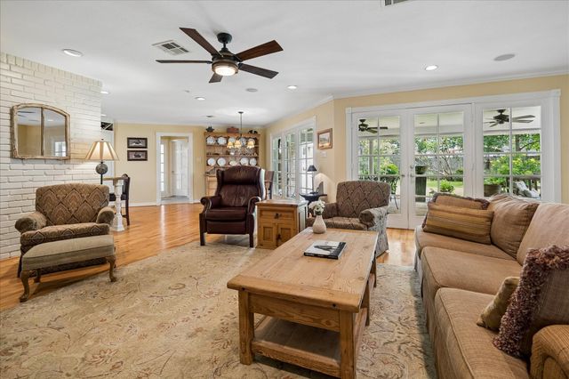 12122 Kimberley Lane, Houston, TX 77024