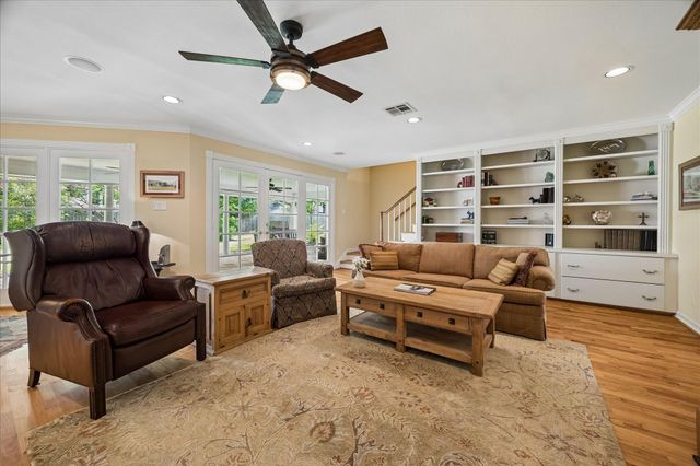 12122 Kimberley Lane, Houston, TX 77024