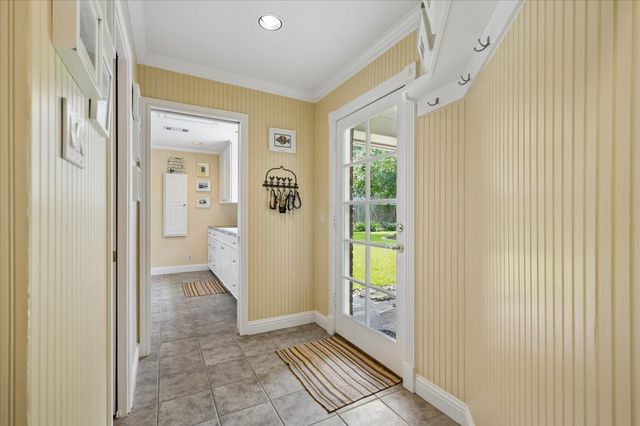12122 Kimberley Lane, Houston, TX 77024