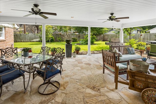 12122 Kimberley Lane, Houston, TX 77024