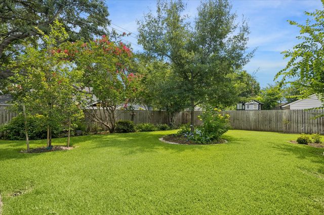 12122 Kimberley Lane, Houston, TX 77024
