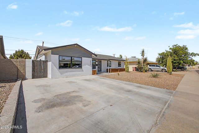 8024 E HUBBELL Street, Scottsdale, AZ 85257