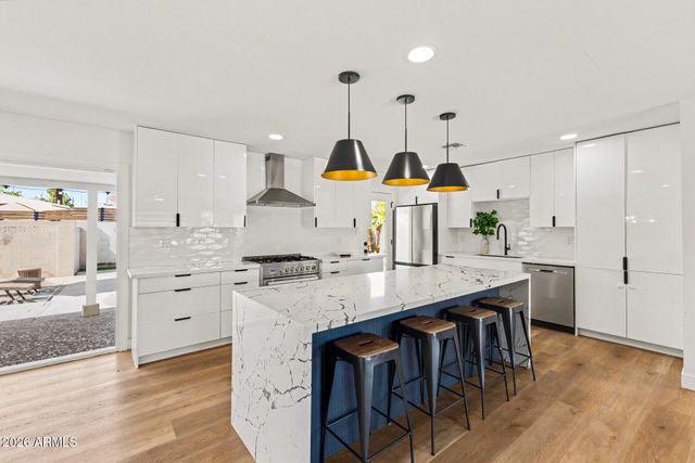 8024 E HUBBELL Street, Scottsdale, AZ 85257