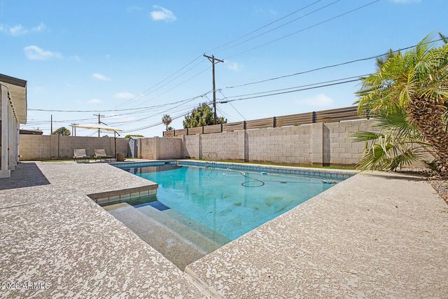 8024 E HUBBELL Street, Scottsdale, AZ 85257