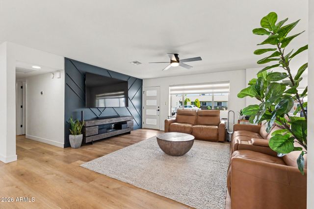 8024 E HUBBELL Street, Scottsdale, AZ 85257