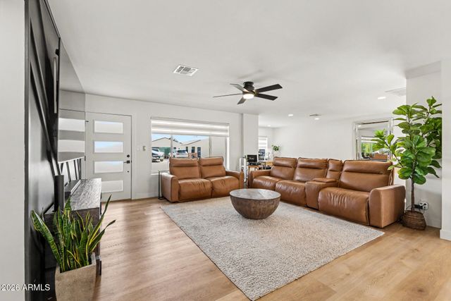 8024 E HUBBELL Street, Scottsdale, AZ 85257