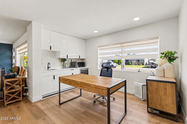 8024 E HUBBELL Street, Scottsdale, AZ 85257