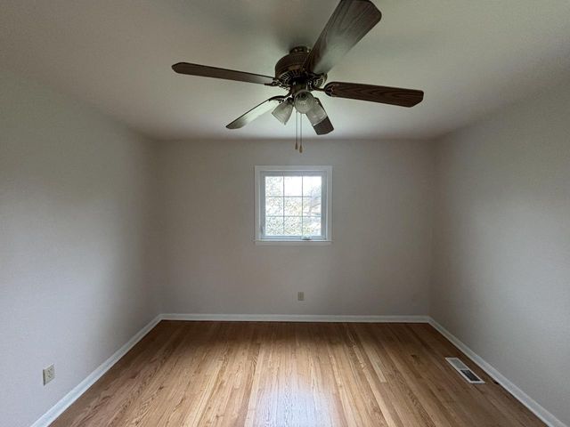N50W16323 Pin Oak COURT, Menomonee Falls, WI 53051
