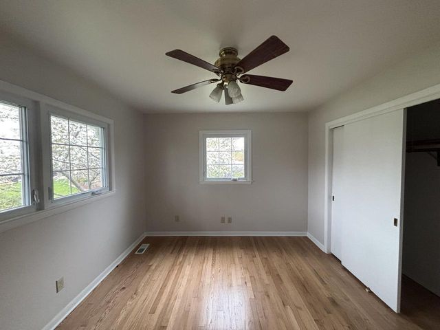 N50W16323 Pin Oak COURT, Menomonee Falls, WI 53051