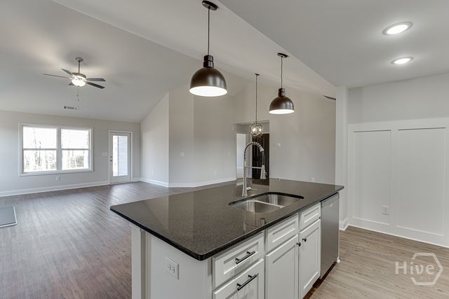 228 Franklin Hills Drive B14, Carnesville, GA 30521