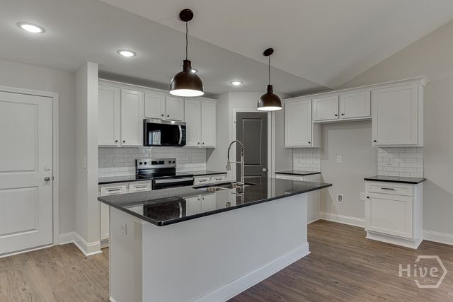 228 Franklin Hills Drive B14, Carnesville, GA 30521