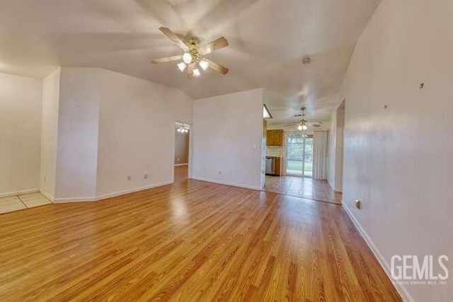 327 Fern Meadow Drive, Bakersfield, CA 93308