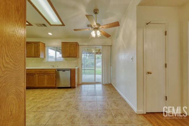 327 Fern Meadow Drive, Bakersfield, CA 93308