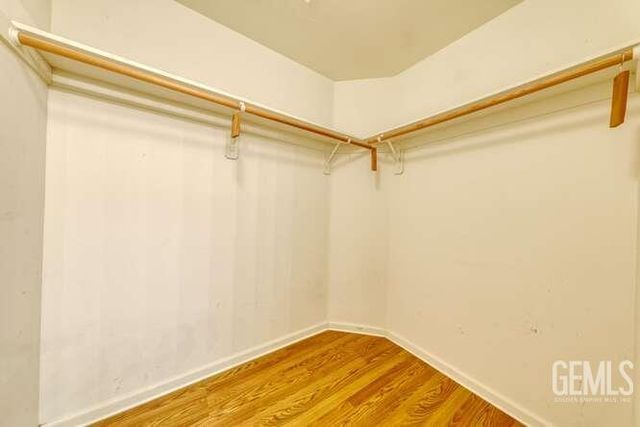 327 Fern Meadow Drive, Bakersfield, CA 93308