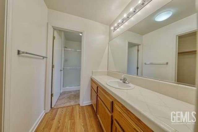 327 Fern Meadow Drive, Bakersfield, CA 93308