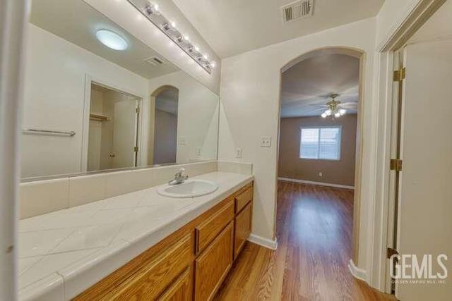 327 Fern Meadow Drive, Bakersfield, CA 93308