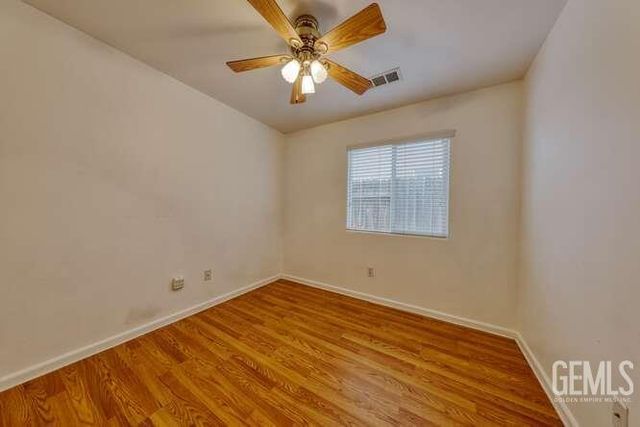 327 Fern Meadow Drive, Bakersfield, CA 93308