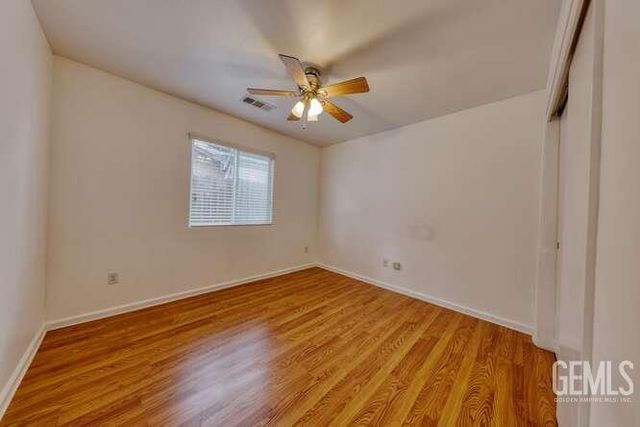 327 Fern Meadow Drive, Bakersfield, CA 93308