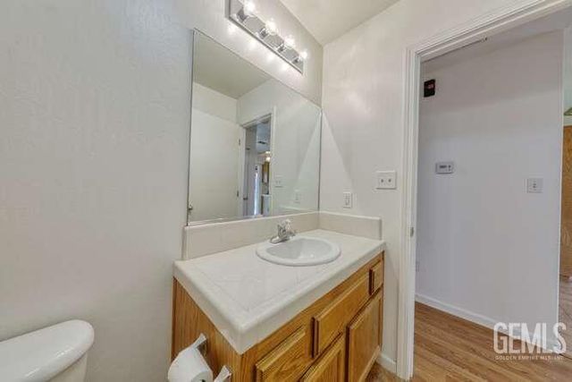 327 Fern Meadow Drive, Bakersfield, CA 93308