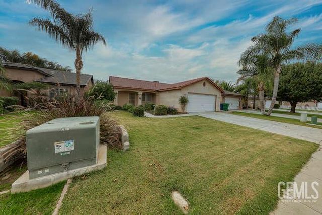 327 Fern Meadow Drive, Bakersfield, CA 93308