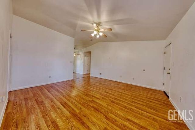 327 Fern Meadow Drive, Bakersfield, CA 93308